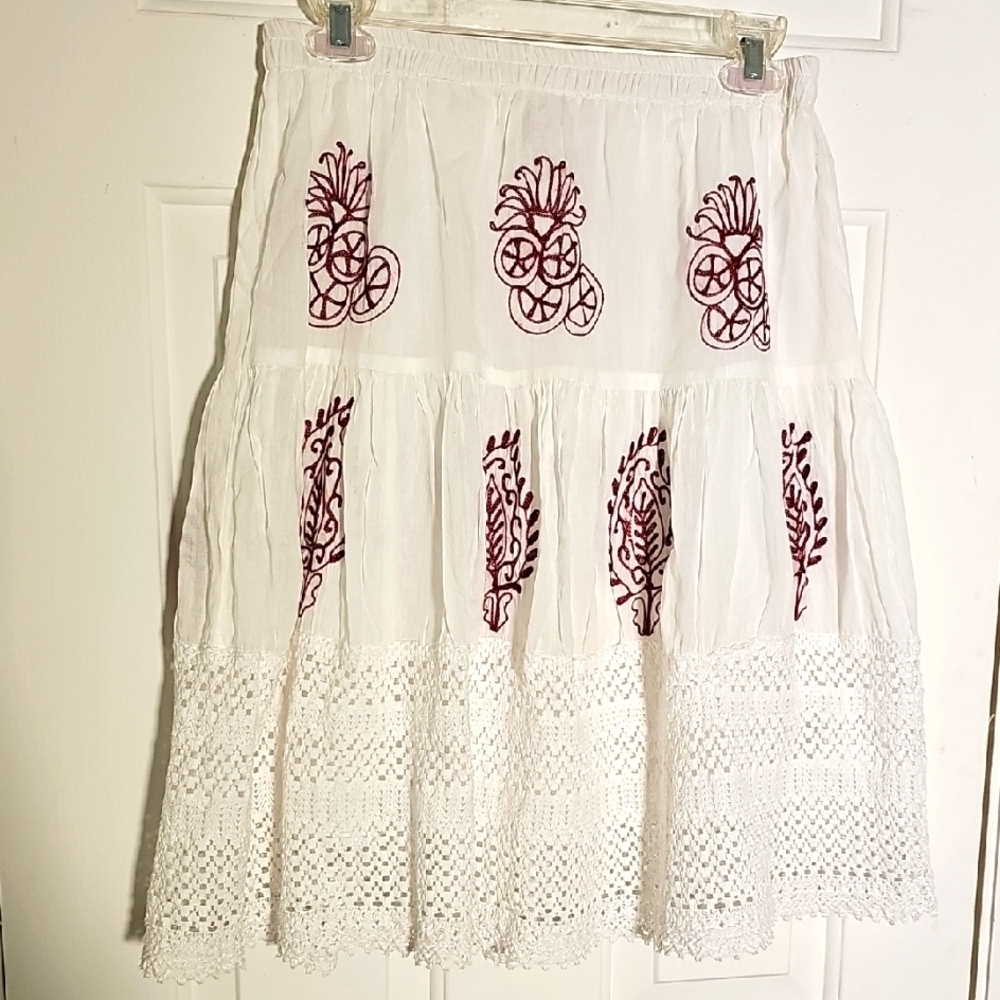 MetroWear WhiteTiered Midi Skirt for Casual Resort Wear Cottoge Core Small. Y2K